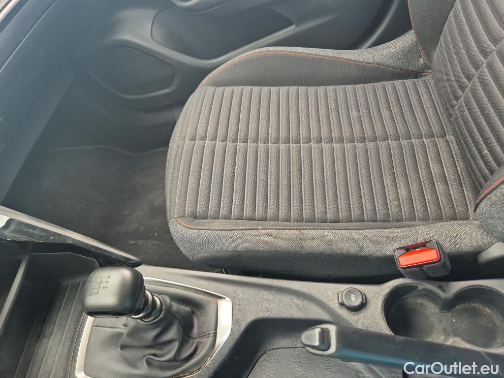  Peugeot  2008 PEUGEOT  / 2019 / 5P / todoterreno Active Puretech 100 S&S BVM6 #2