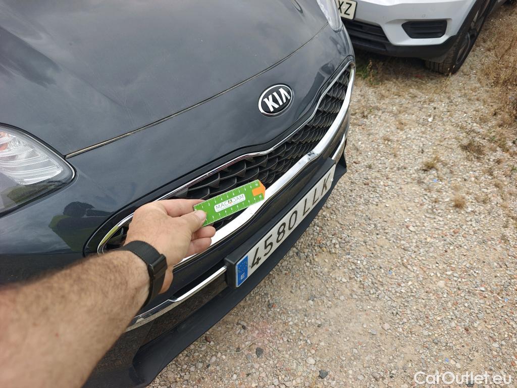  KIA  Sportage KIA  1.6MHEV Drive 100kW(136CV) 4x2(Crist Tintados) #24