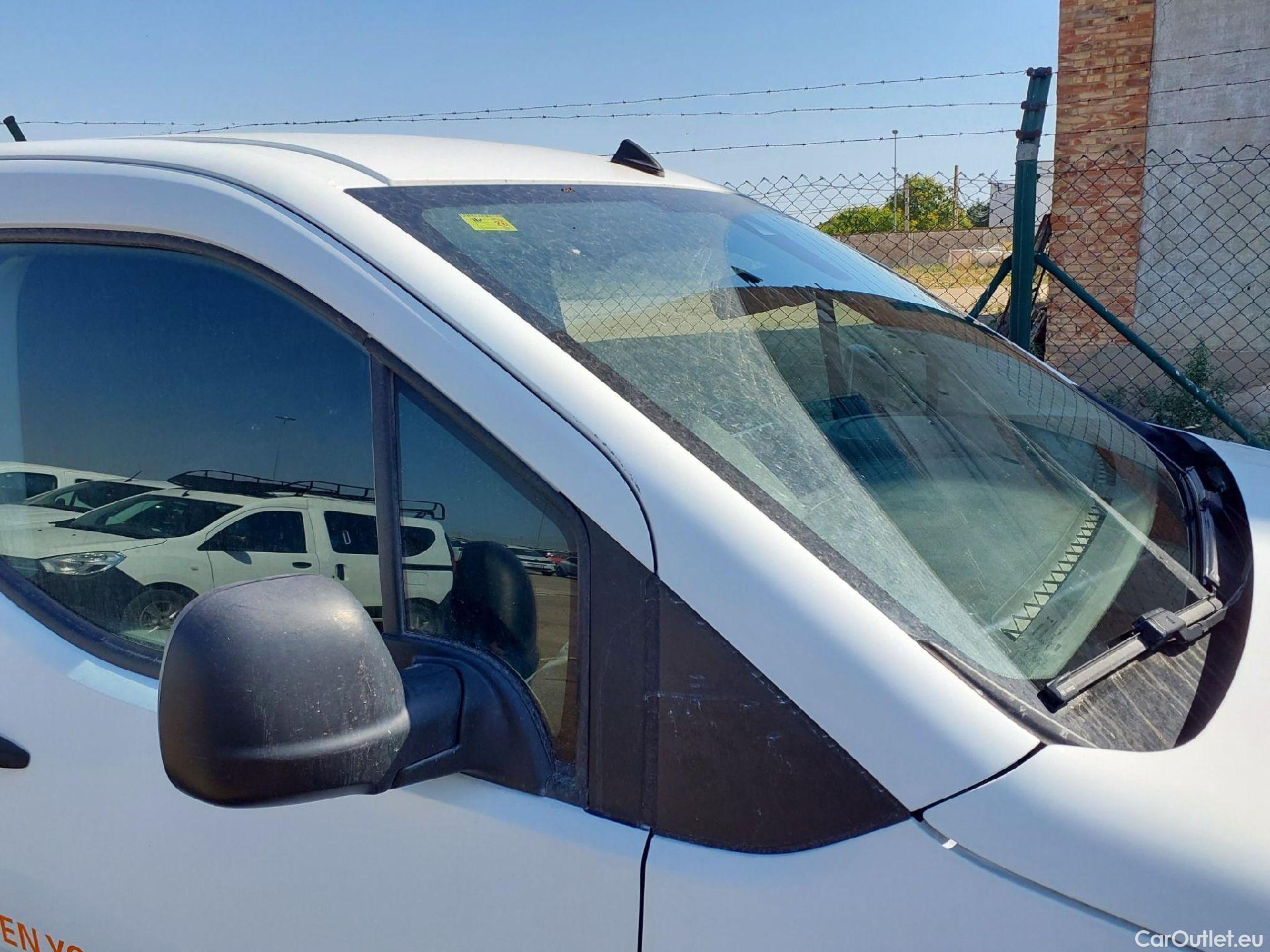  Citroen  Berlingo CITROEN  / 2018 / 3P / furgón derivado de turismo Talla M BlueHDi 100 CONTROL #47