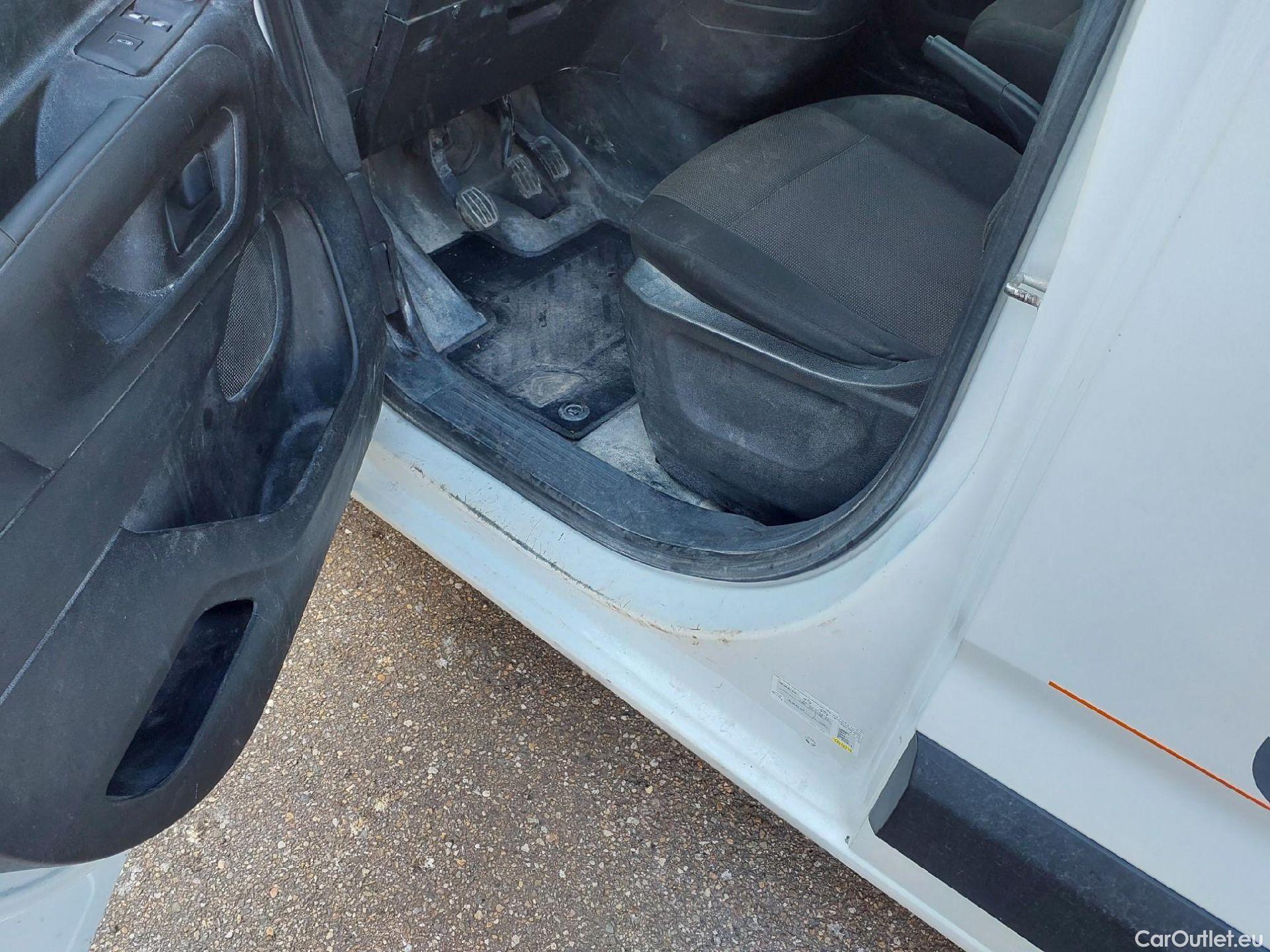  Citroen  Berlingo CITROEN  / 2018 / 3P / furgón derivado de turismo Talla M BlueHDi 100 CONTROL #8