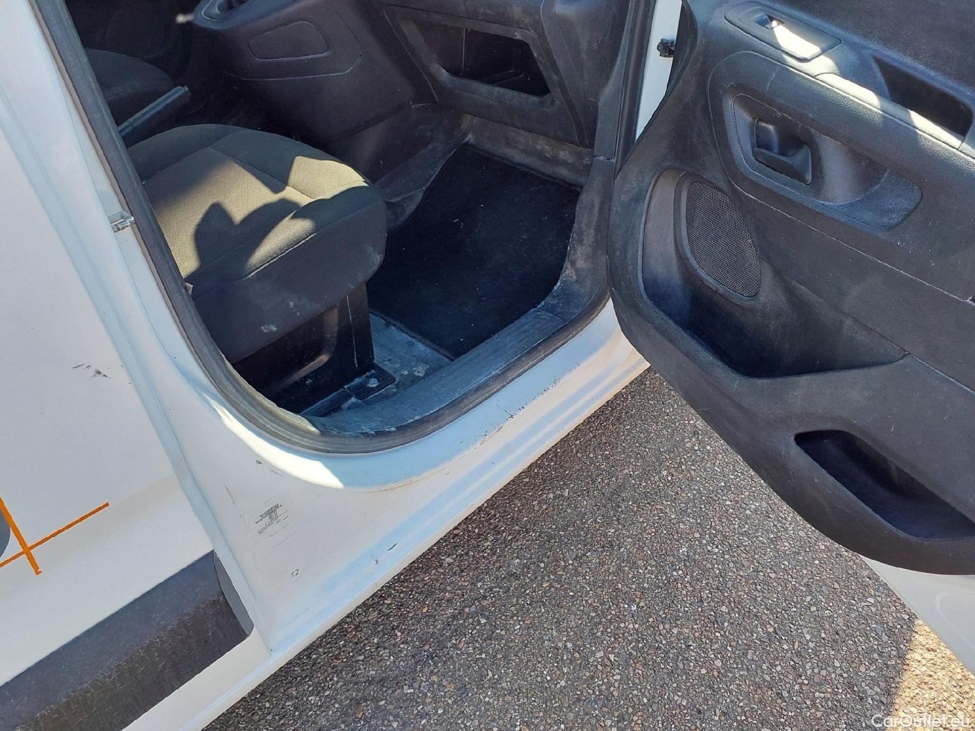  Citroen  Berlingo CITROEN  / 2018 / 3P / furgón derivado de turismo Talla M BlueHDi 100 CONTROL #45