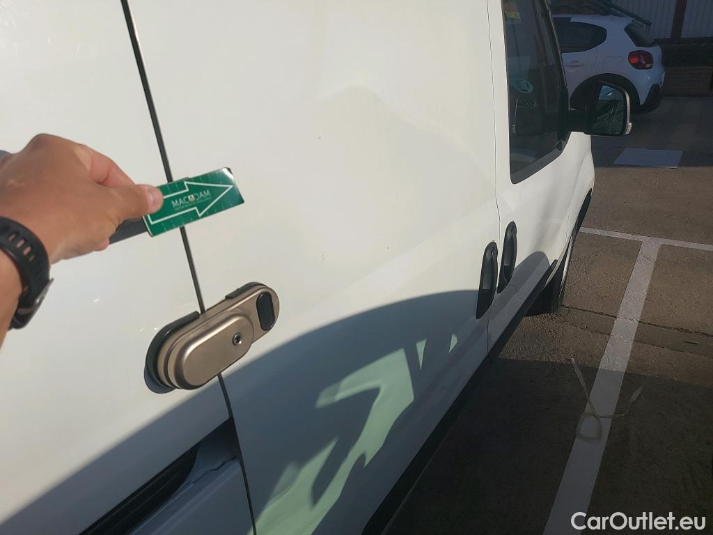  Fiat  Doblo FIAT Doblò Cargo Base Plus 1.4 T 120 CV GNC / 3P
 #7
