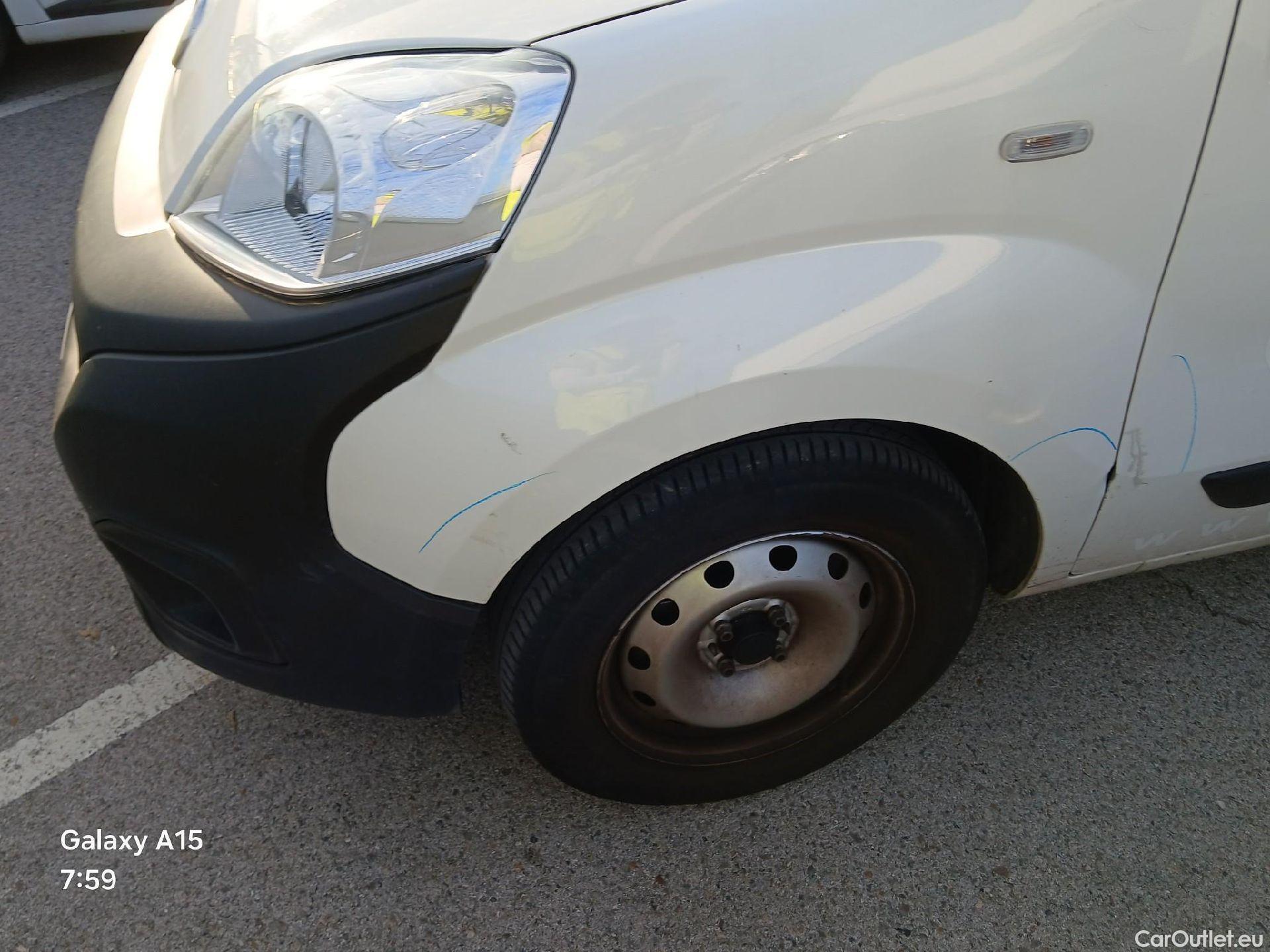  Fiat  Fiorino FIAT  / 2016 / 3P / furgón derivado de turismo Cargo Base N1 1.3 MJet 59 kW (80 CV) #22