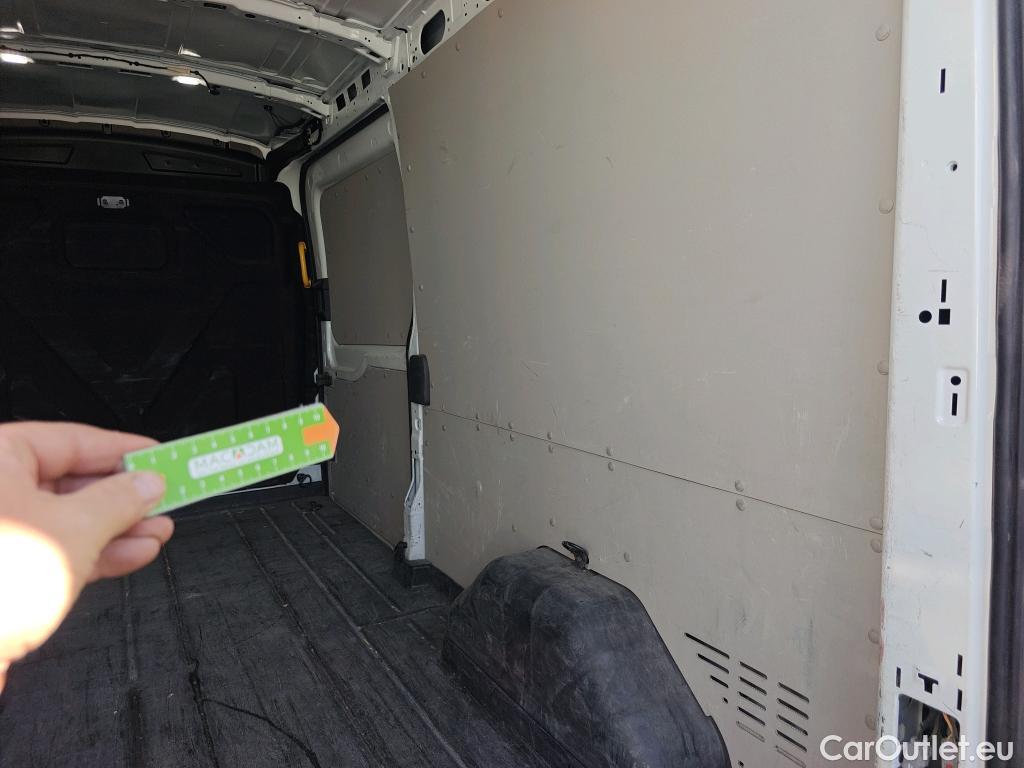  Ford  Transit FORD  / 2013 / 4P / furgón 350 96kW L3H2 Van Trend FWD #15