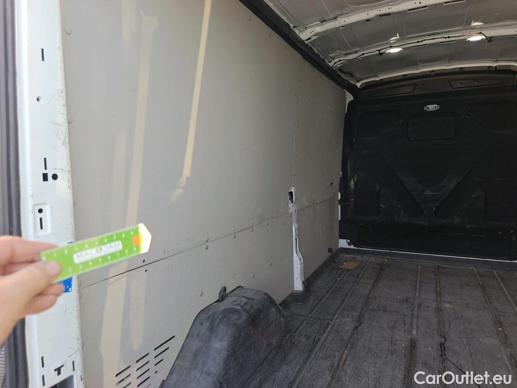  Ford  Transit FORD  / 2013 / 4P / furgón 350 96kW L3H2 Van Trend FWD #16