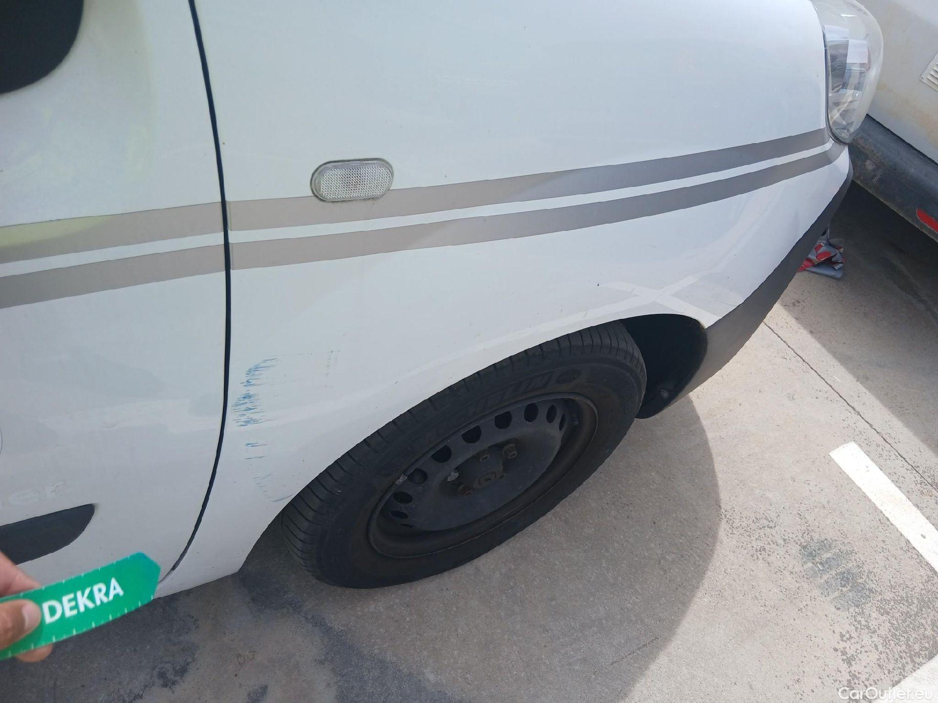  Renault  Kangoo  II Furgón Professional 1.5 dCi 95CV MT6 E6dT #45
