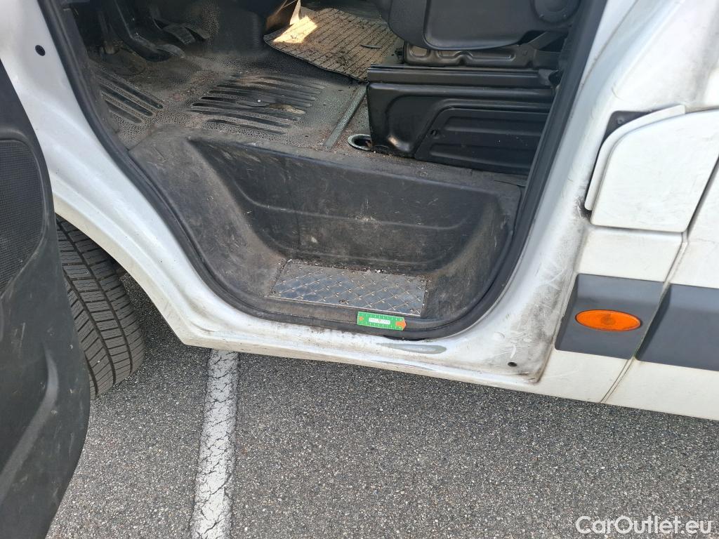  Renault  Master  III Fourgon L3H2 3 5 Grand Confort dCi 125CV BVM6 E5 #93