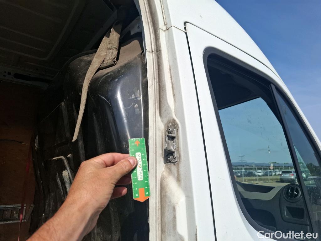 Renault  Master  III Fourgon L3H2 3 5 Grand Confort dCi 125CV BVM6 E5 #96