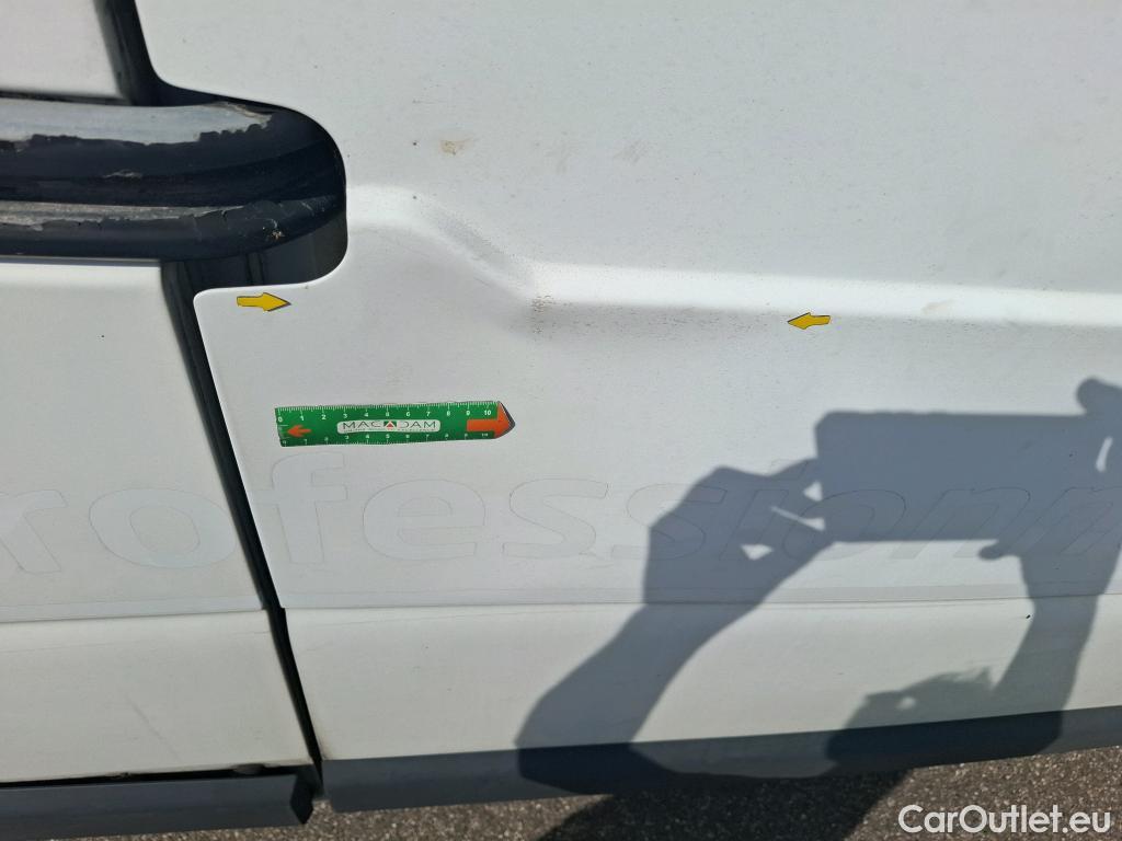  Renault  Master  III Fourgon L3H2 3 5 Grand Confort dCi 125CV BVM6 E5 #24