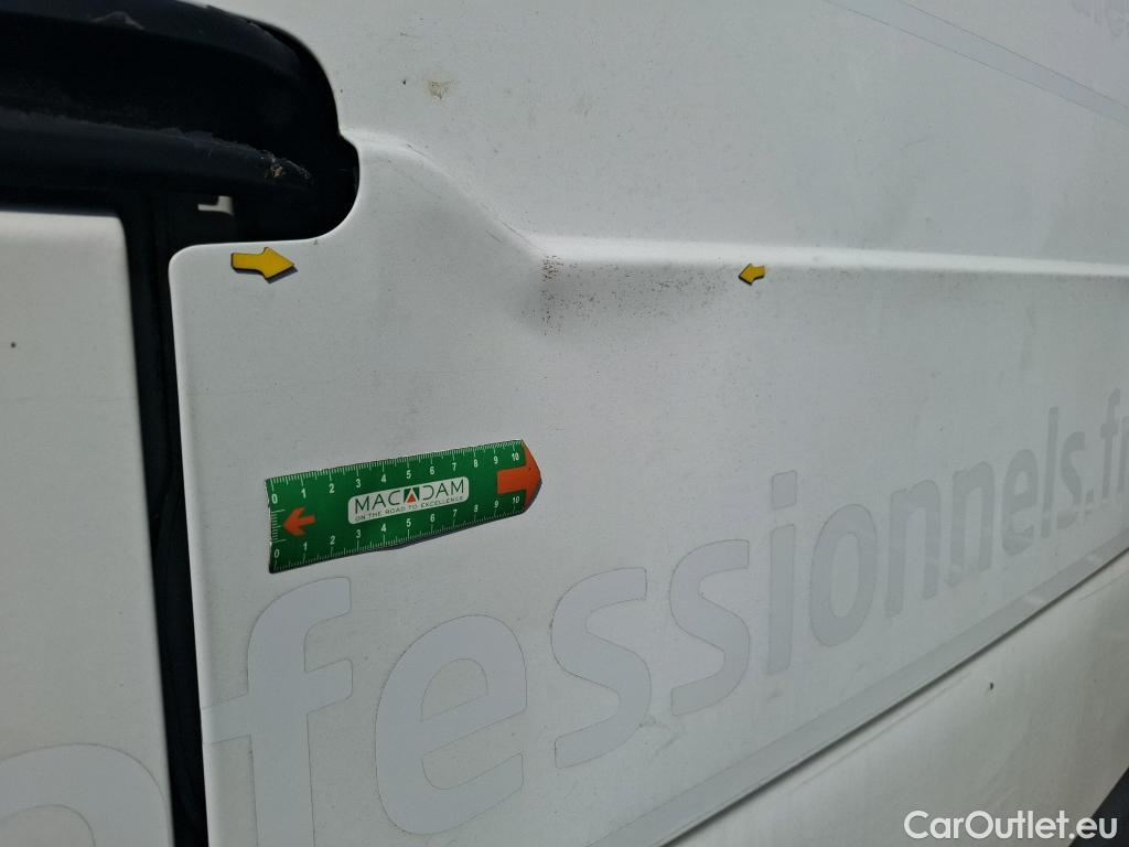  Renault  Master  III Fourgon L3H2 3 5 Grand Confort dCi 125CV BVM6 E5 #23