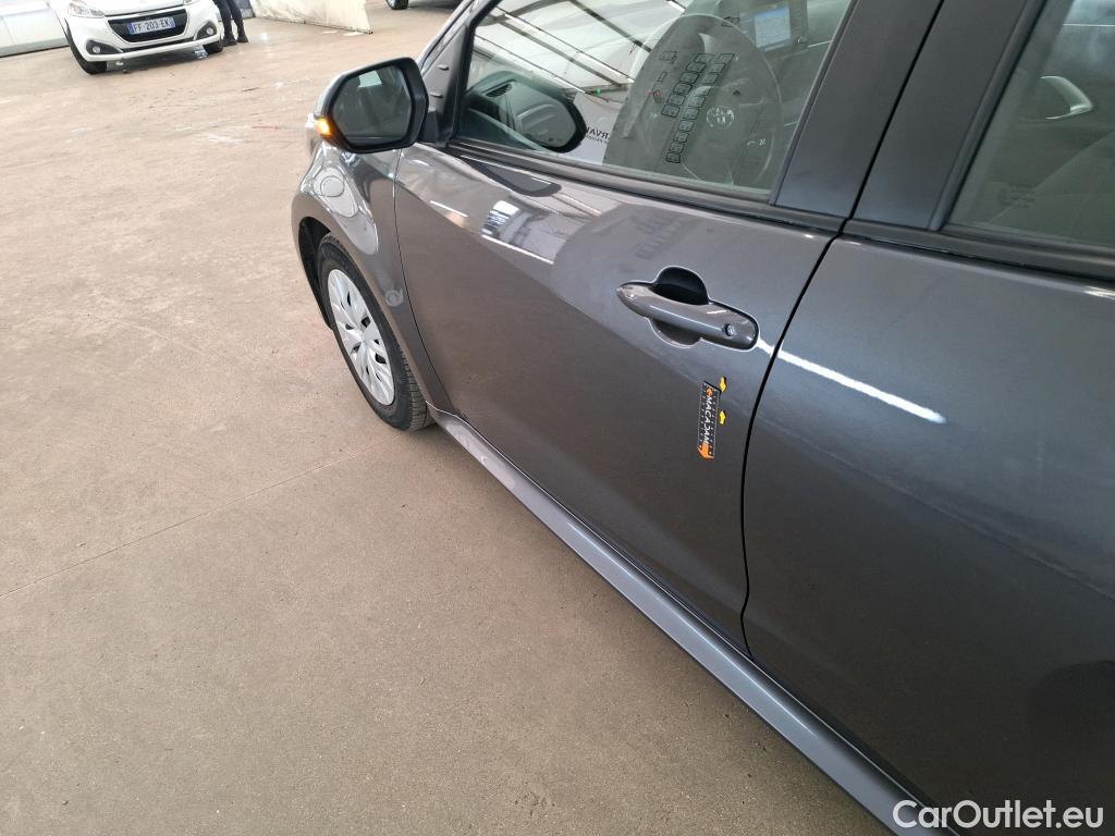  Toyota  Yaris TOYOTA  Hybride Affaires / 2019 / 5P / Berline / VU 1.5 Hybride 116h Dynamic Business #29