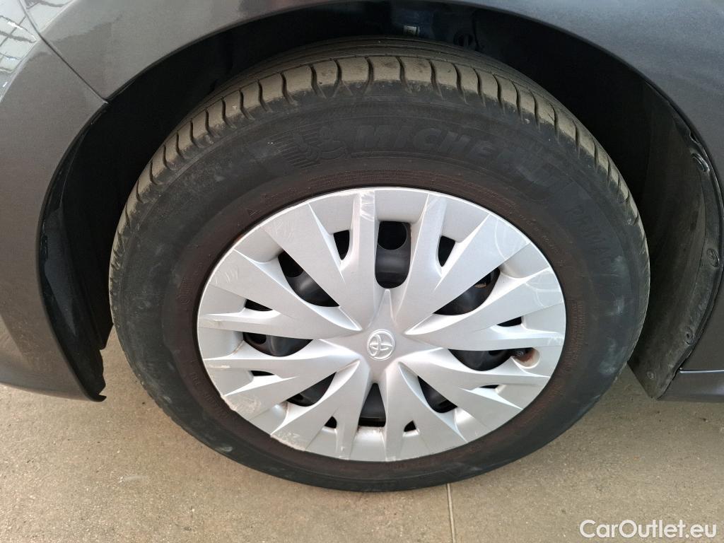  Toyota  Yaris TOYOTA  Hybride Affaires / 2019 / 5P / Berline / VU 1.5 Hybride 116h Dynamic Business #8
