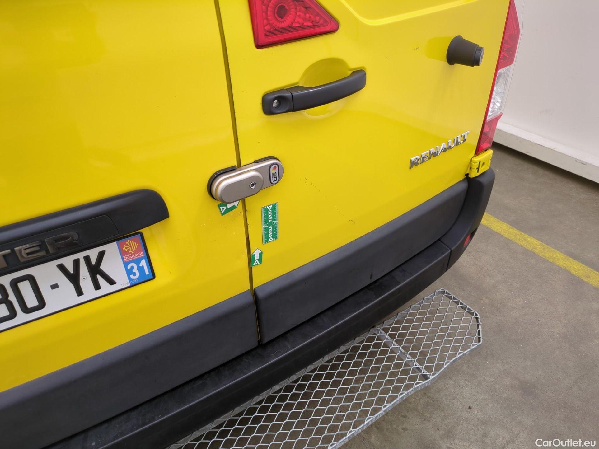  Renault  Master RENAULT  / 2019 / 4P / Fourgon tôlé FG Z.E.Tr CF F3100 L2H2 R75 AI - 19 #39