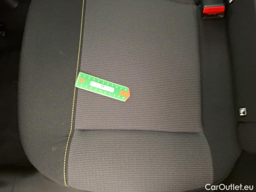  Citroen  C3  Shine Business 1.2 PureTech 110CV BVA6 E6d #23