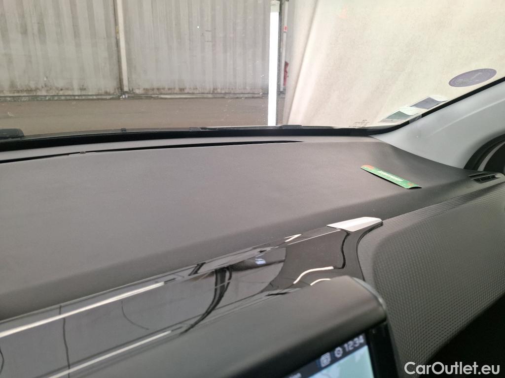  Peugeot  208  Allure Business 1.2 PureTech 110CV BVM6 E6dT #1