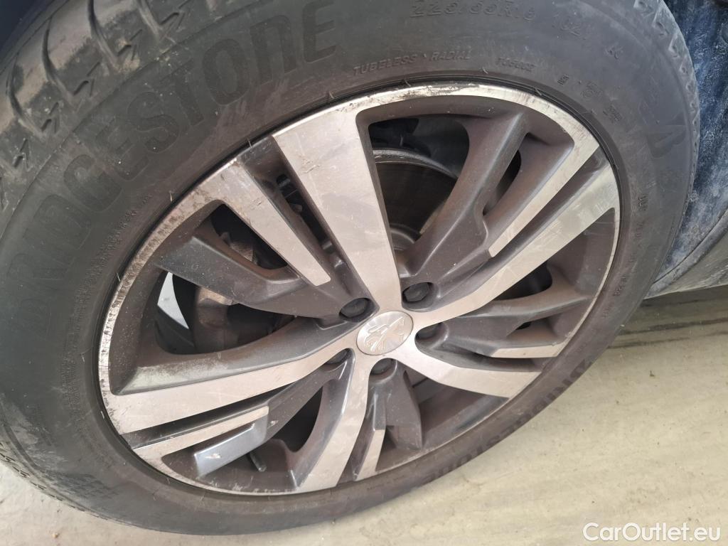  Peugeot  3008  Allure 1.5 HDi 130CV BVA8 E6d #32