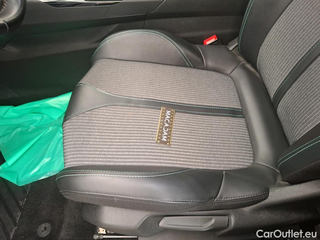  Peugeot  3008  Allure 1.5 HDi 130CV BVA8 E6d #17