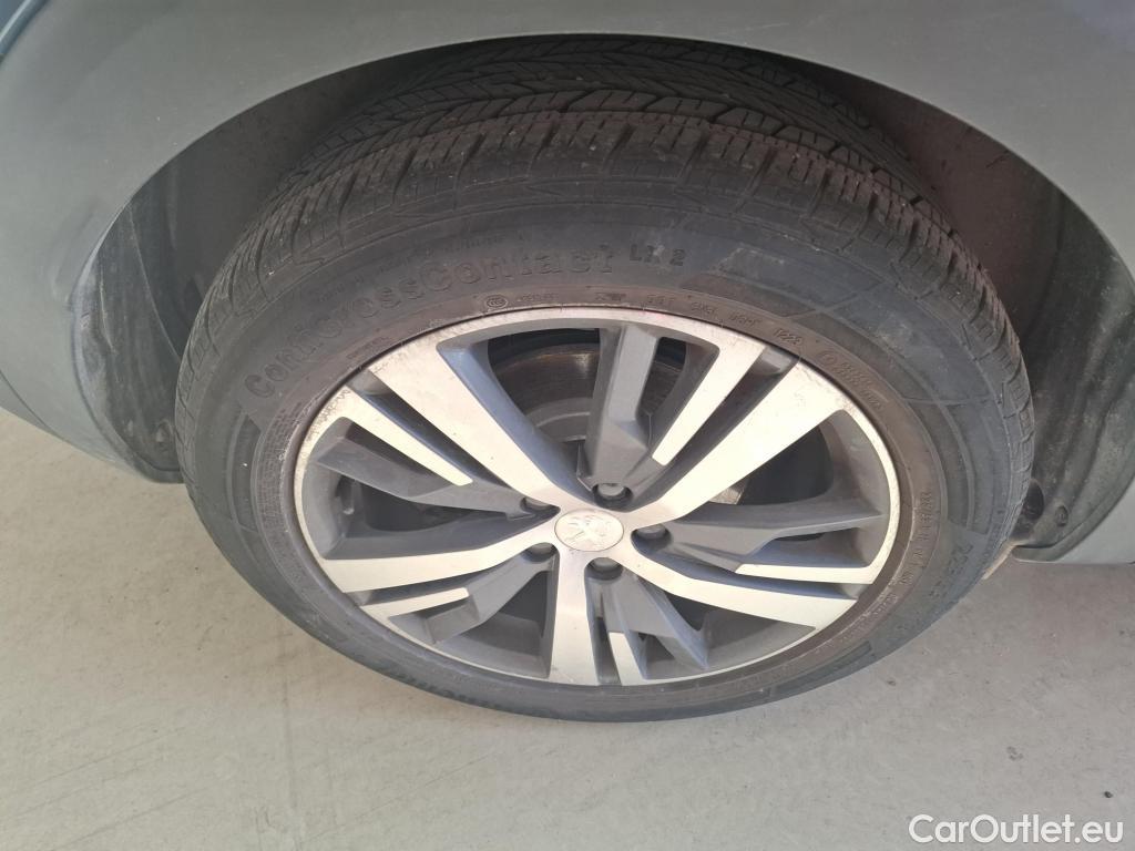  Peugeot  3008  Allure 1.5 HDi 130CV BVA8 E6d #48