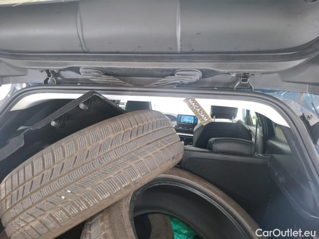  Peugeot  3008  Allure 1.5 HDi 130CV BVA8 E6d #44