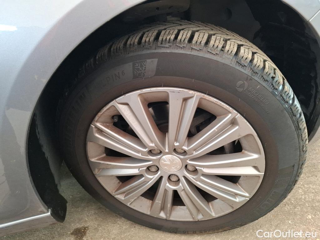  Peugeot  308  Allure 1.2 PureTech 130CV BVA8 E6d #37