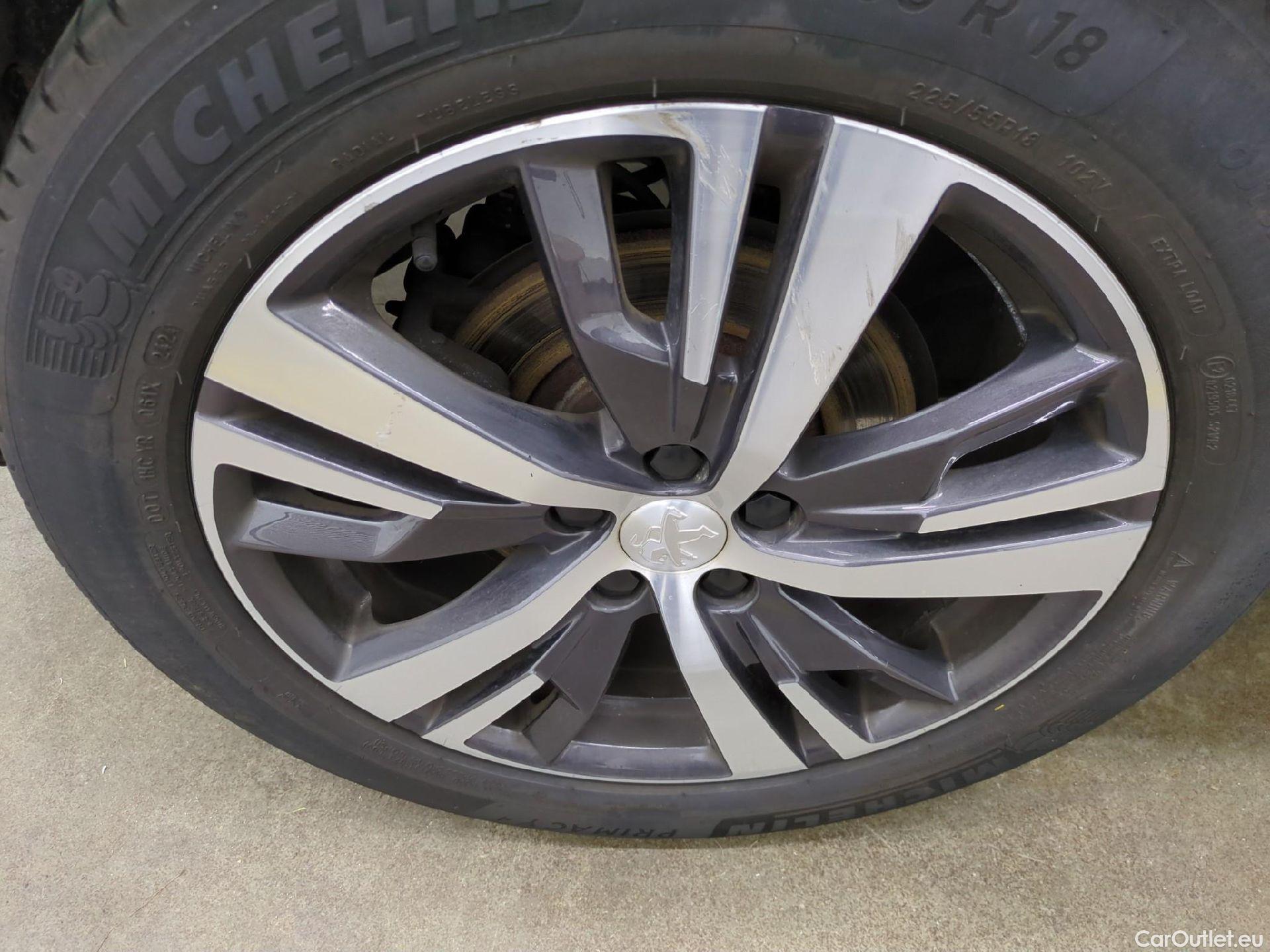  Peugeot  5008  Allure 1.2 PureTech 130CV BVM6 7 Sieges E6d #24