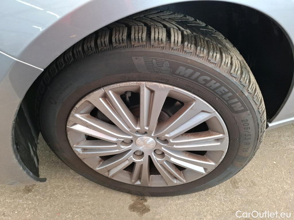  Peugeot  308  Allure 1.2 PureTech 130CV BVA8 E6d #15