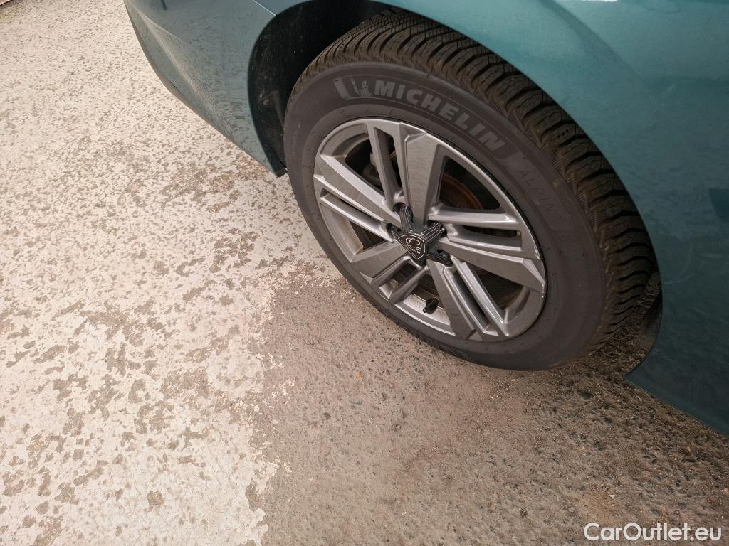  Peugeot  308 PEUGEOT  SW / 2021 / 5P / Break PureTech 130 S&S EAT8 ACTIVE PACK #38