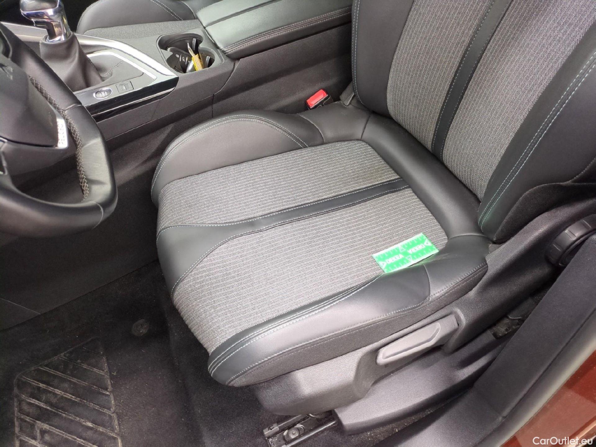  Peugeot  5008  Allure 1.2 PureTech 130CV BVM6 7 Sieges E6d #6