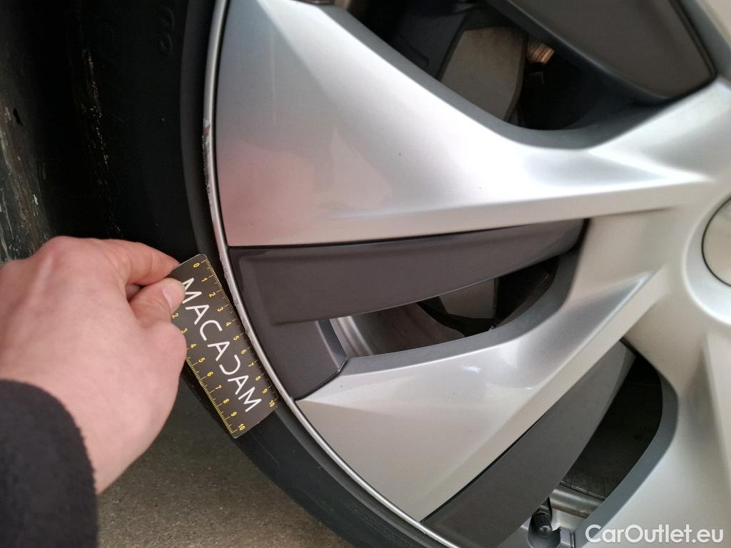  Tesla  Model Y TESLA  / 2021 / 5P / SUV RWD #29