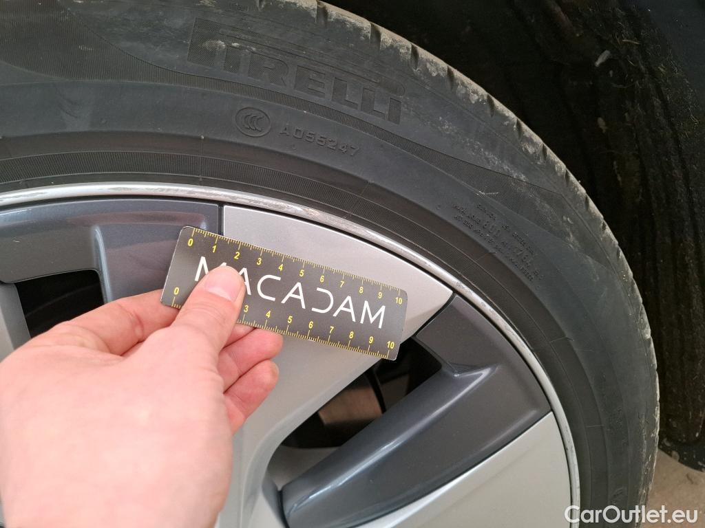 Tesla  Model Y TESLA  / 2021 / 5P / SUV RWD #8