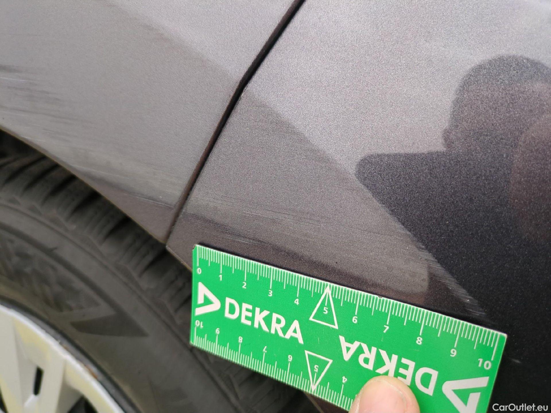  Toyota  Yaris TOYOTA  Hybride / 2019 / 5P / Berline Hybride 116h Dynamic Business Beyond Zer #29