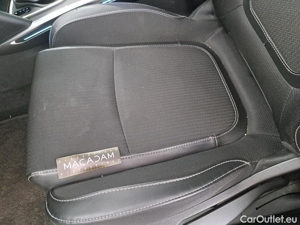  Renault  Megane RENAULT Mégane Berline / 2020 / 5P / Berline techno TCe 140 EDC #15