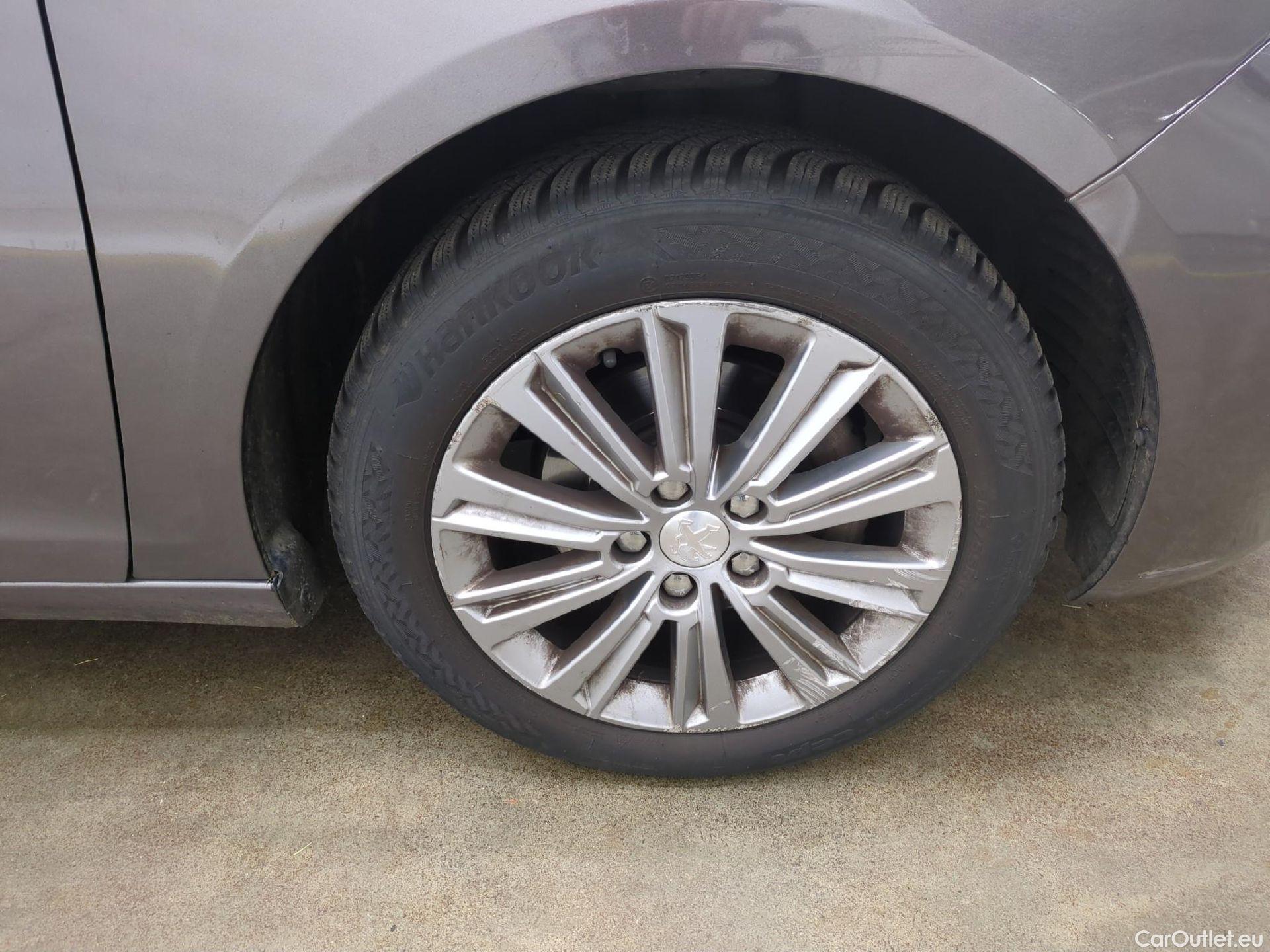  Peugeot  308  Allure 1.2 PureTech 130CV BVA8 E6d / GARANTIE STELLANTIS 10 ANS VOIR PHOTO 2 #21