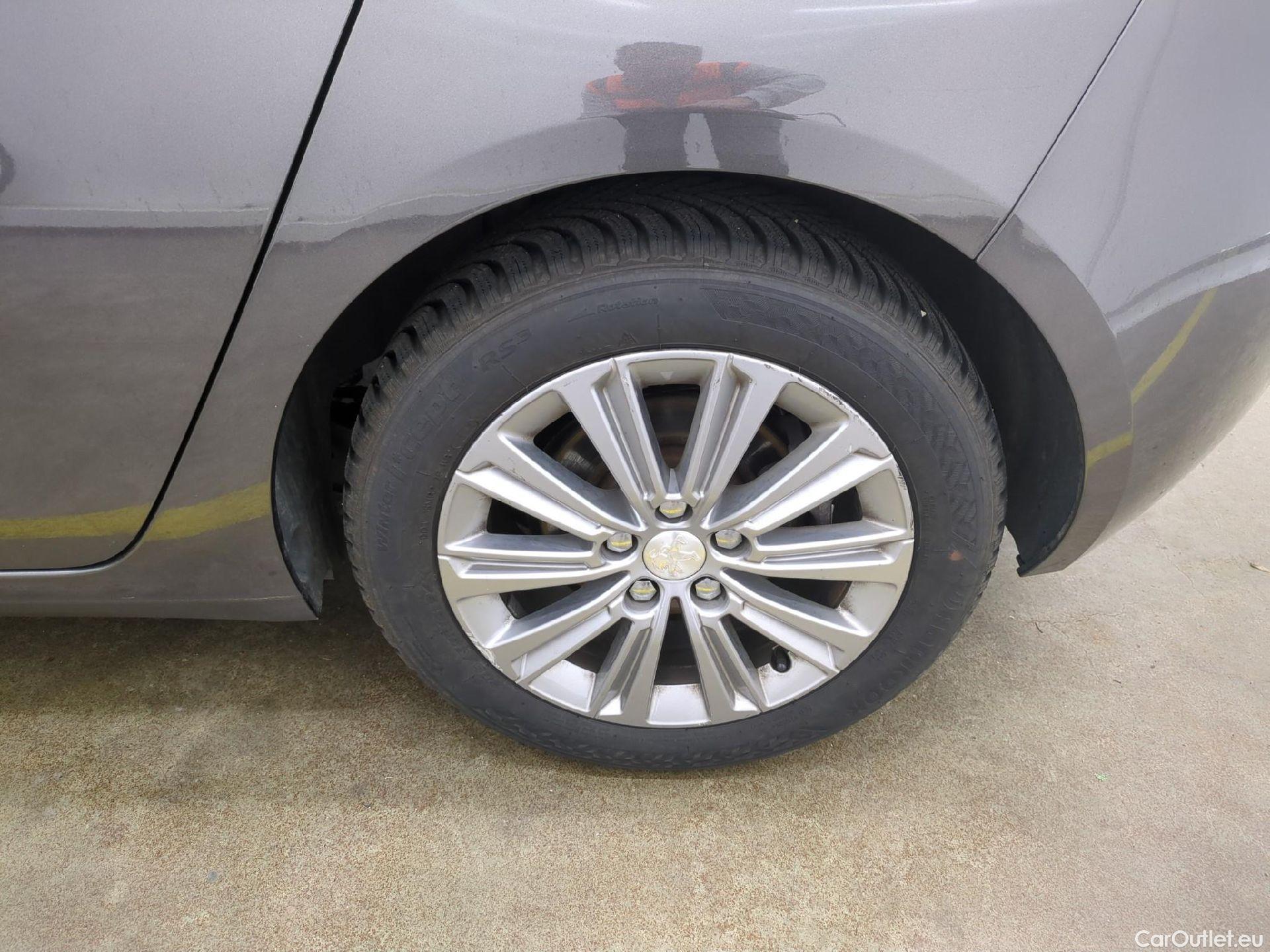  Peugeot  308  Allure 1.2 PureTech 130CV BVA8 E6d / GARANTIE STELLANTIS 10 ANS VOIR PHOTO 2 #11