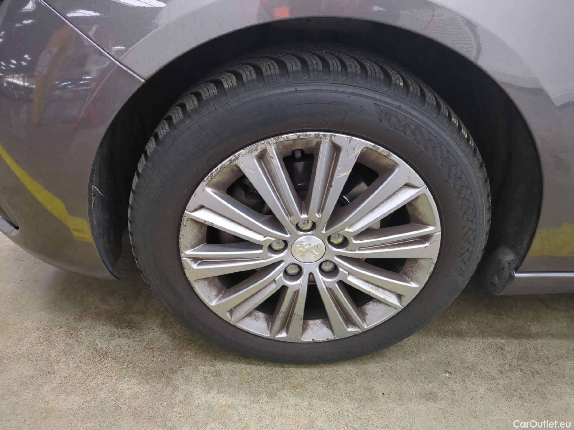  Peugeot  308  Allure 1.2 PureTech 130CV BVA8 E6d / GARANTIE STELLANTIS 10 ANS VOIR PHOTO 2 #6