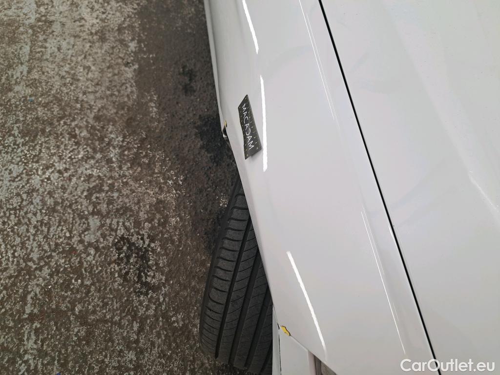  Bmw  Serie 1 Série 1 Berline 118i Sport 1.5 135CV BVA8 E6 #6