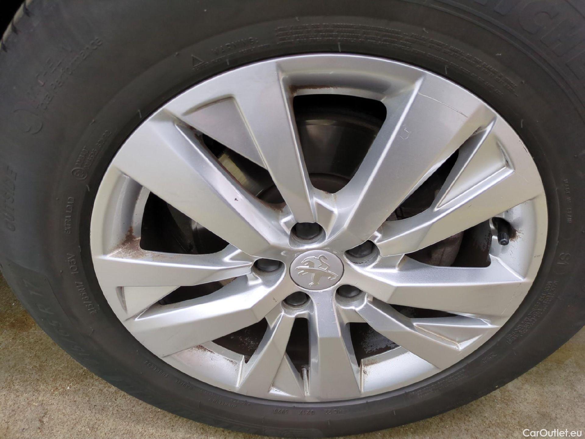  Peugeot  3008  Active Business 1.2 PureTech 130CV BVA8 E6d #4