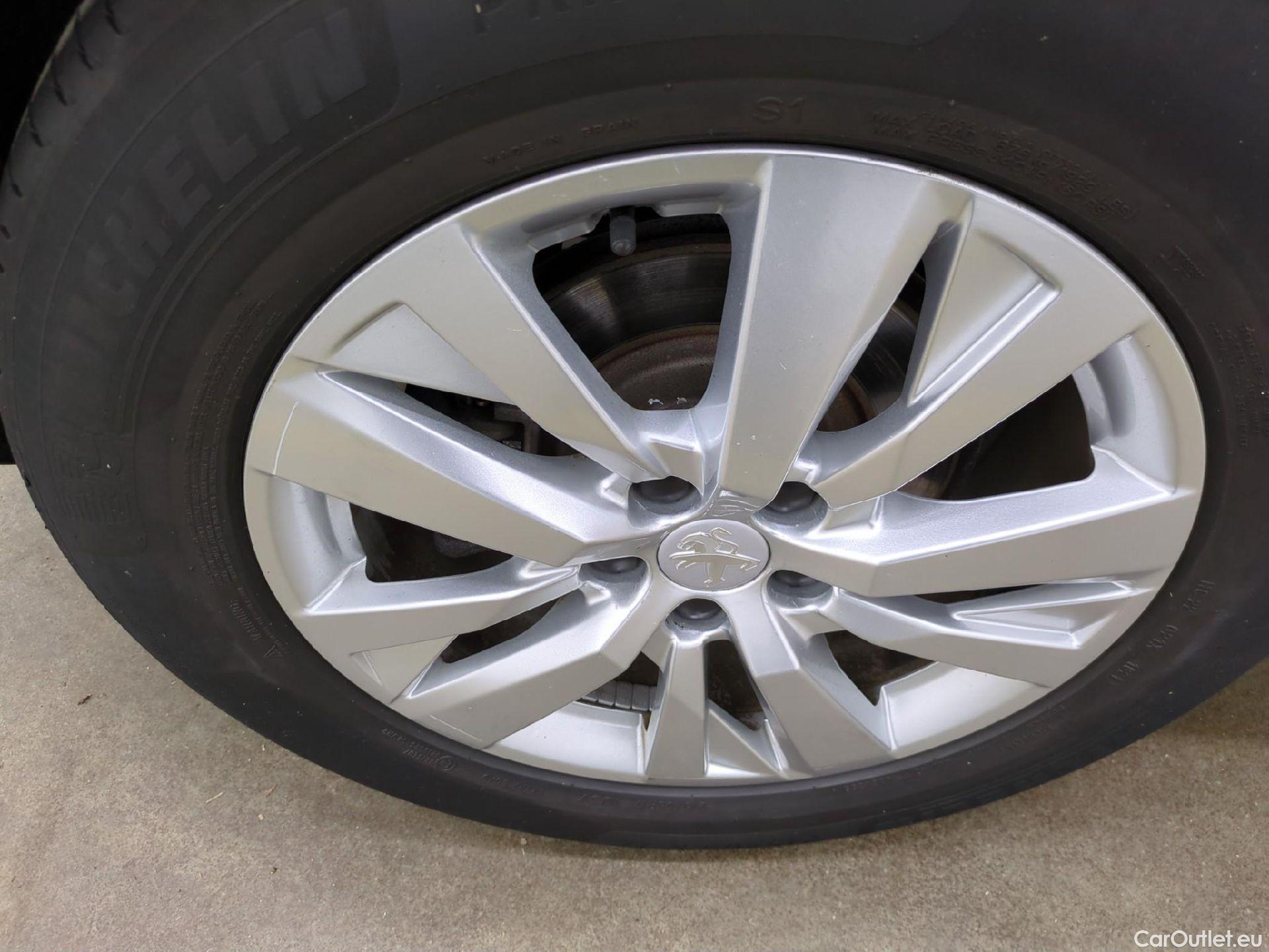  Peugeot  3008  Active Business 1.2 PureTech 130CV BVA8 E6d #19