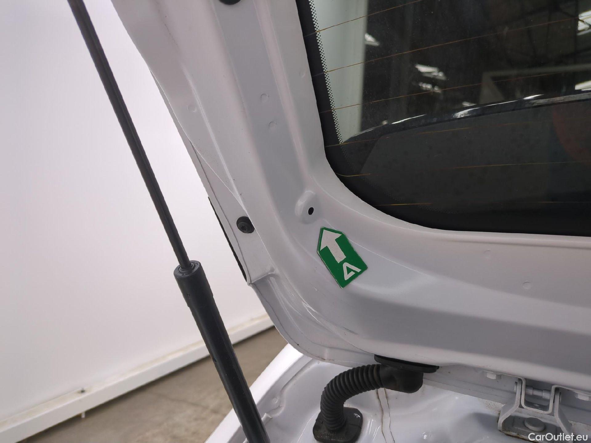  Peugeot  208  Style 1.2 PureTech 75CV BVM5 E6d #1