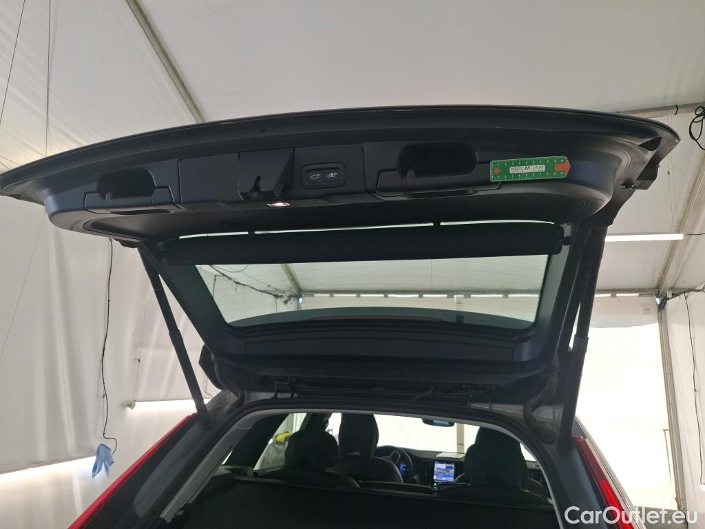  Volvo  XC60  Plus Style Dark 2WD 2.0 B4 195CV BVA8 E6d #1