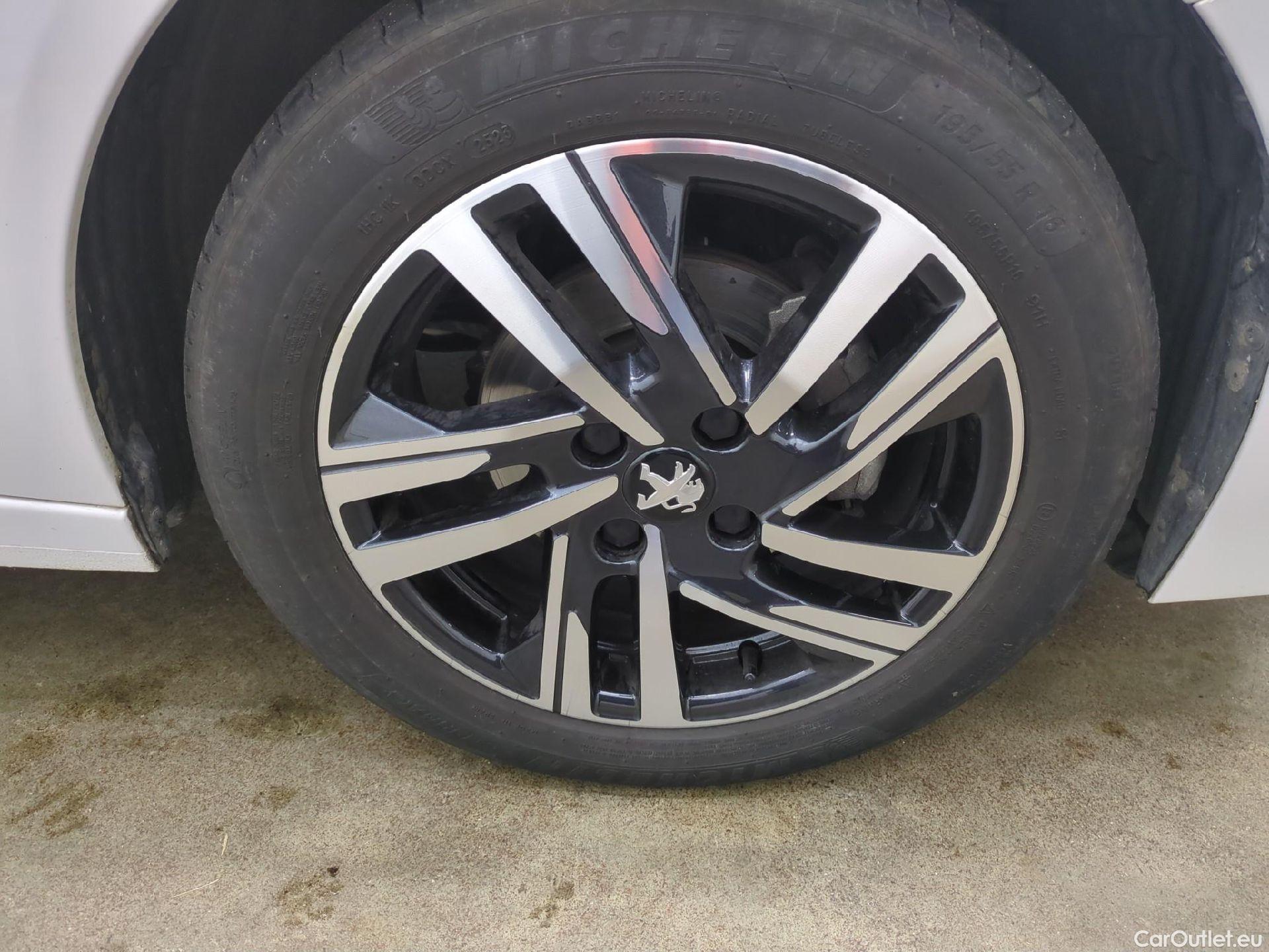  Peugeot  208  Style 1.2 PureTech 75CV BVM5 E6d #2