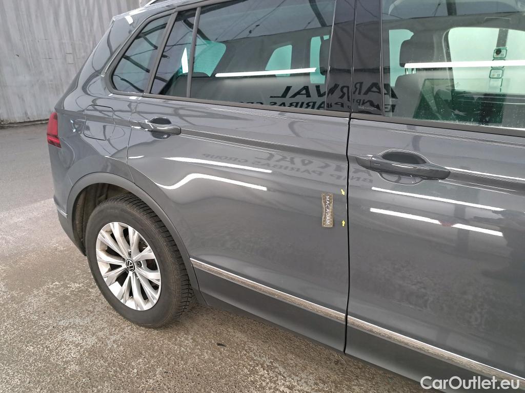  Volkswagen  Tiguan VOLKSWAGEN  / 2020 / 5P / SUV 1.5 TSI 150 DSG7 Life Busines #1