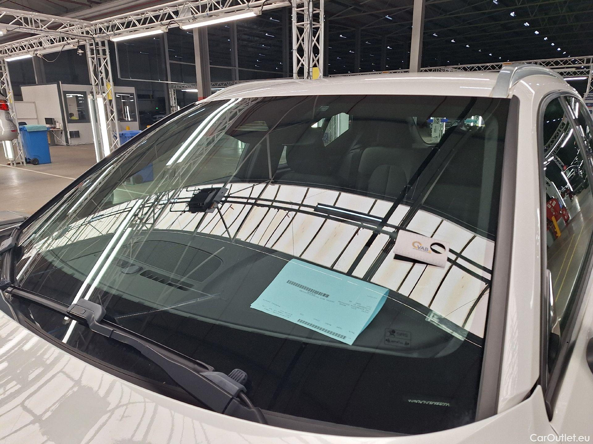  Volvo  XC 40 Volvo, XC40 FL'21, Volvo XC40 B3 Core DCT 5d #1