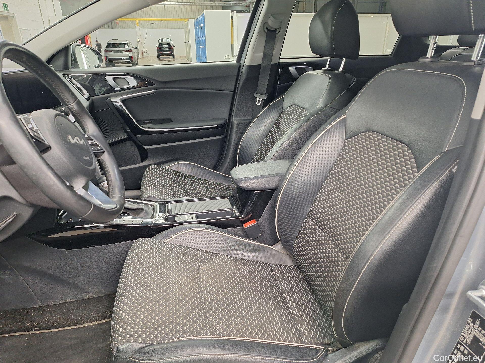  KIA  Cee'd Kia, Ceed SW FL'21 PHEV, KIA  Sportswagon Business Line 1.6 GDi PHEV D #6