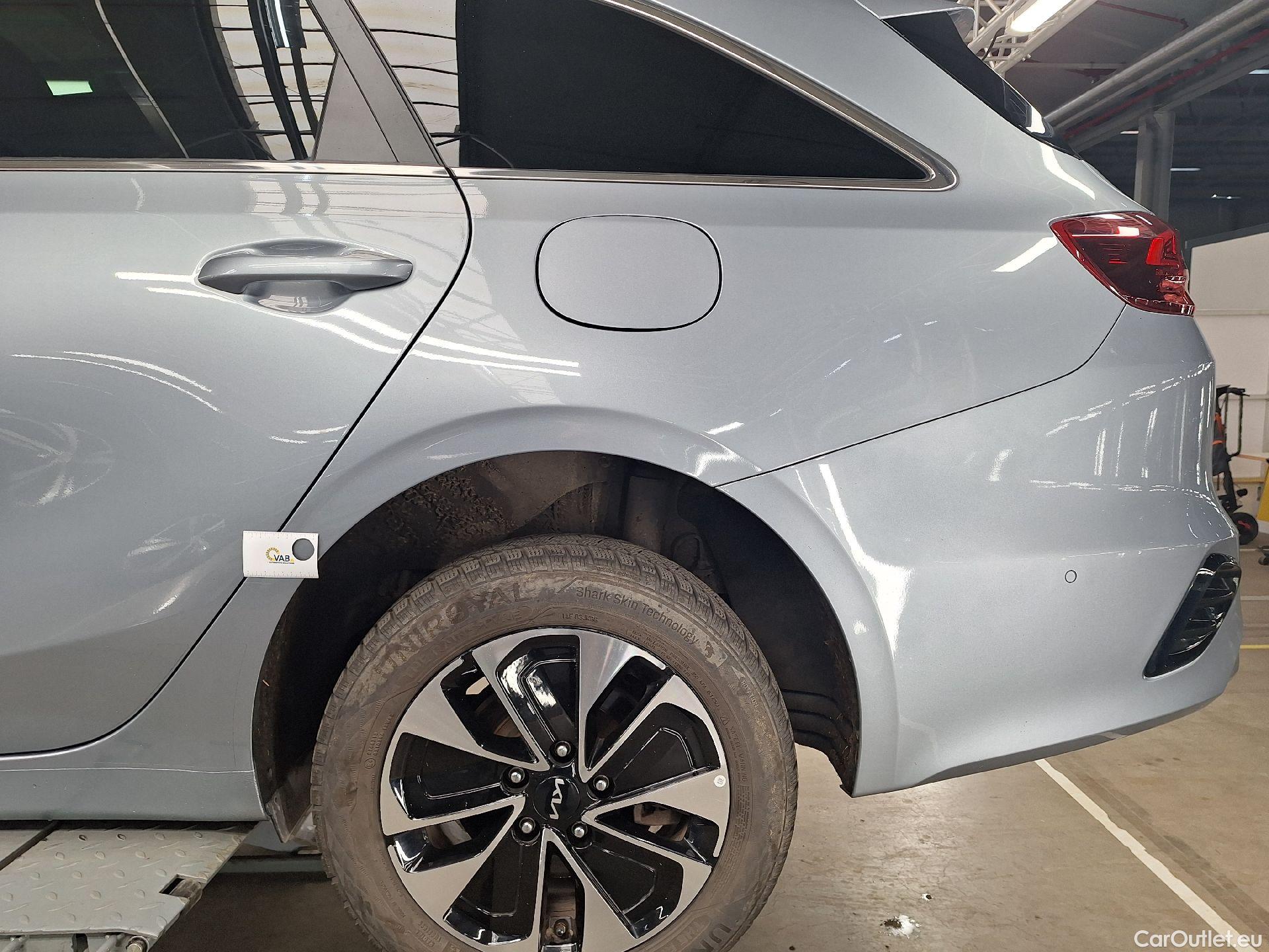  KIA  Cee'd Kia, Ceed SW FL'21 PHEV, KIA  Sportswagon Business Line 1.6 GDi PHEV D #48