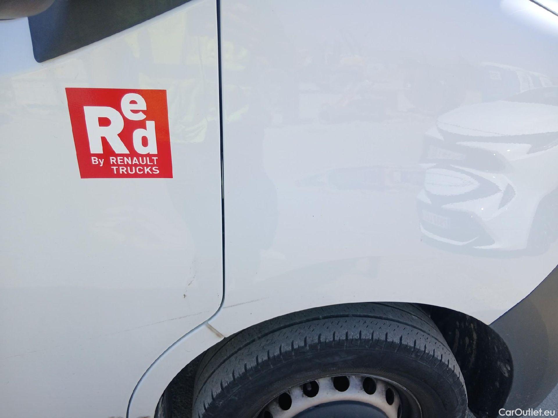  Renault  Master RENAULT TRUCKS UK  VU 4p 3G furgón RED EDITION L2H2 150CV MANUAL #31