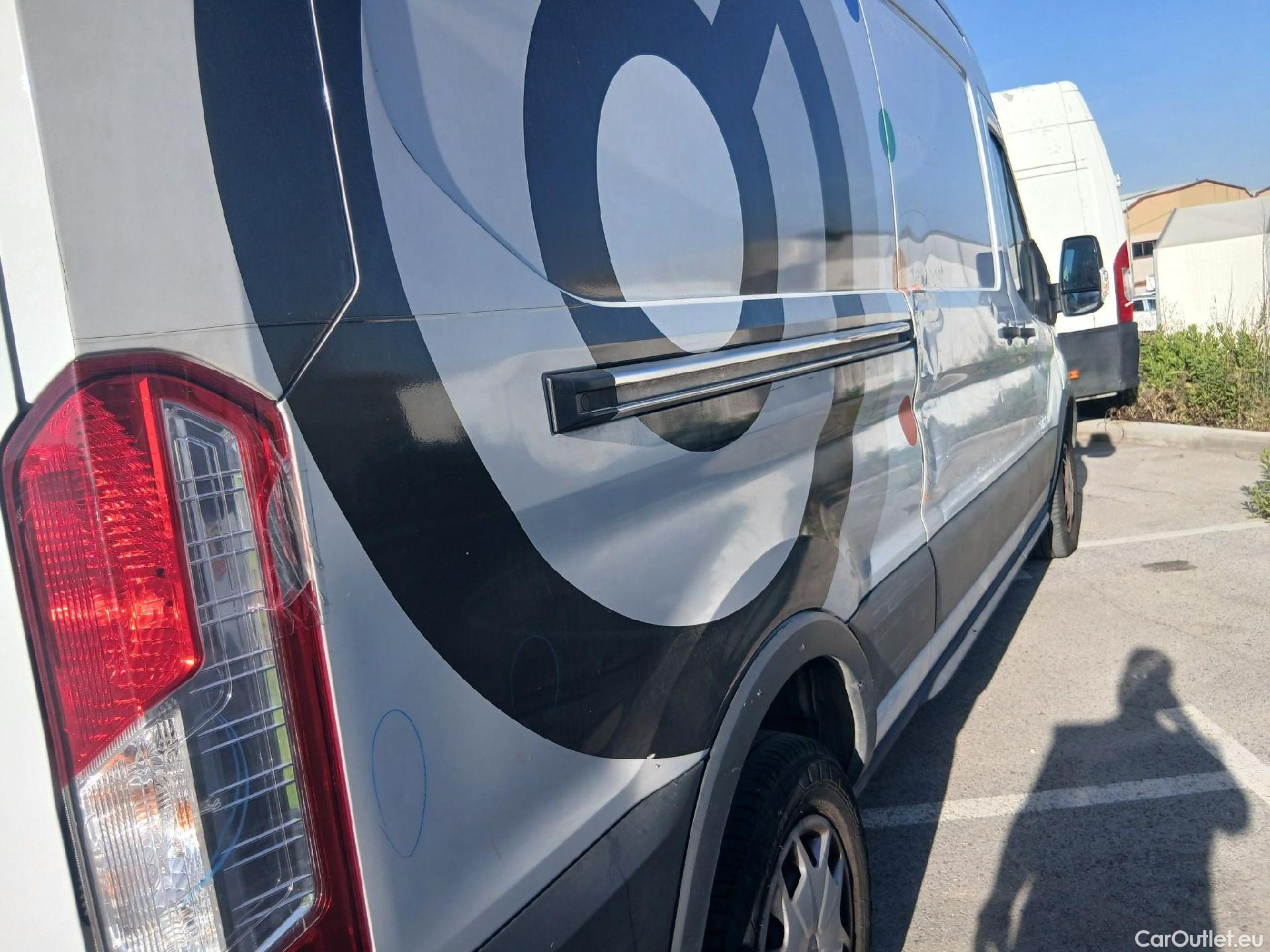  Ford  Transit FORD  VU 4p 6G furgón 350 96kW L3H2 Van Trend Delantera #22