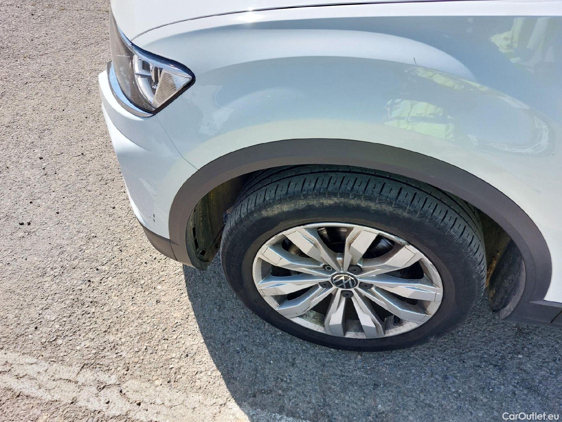  Volkswagen  T-ROC VOLKSWAGEN  / 5P /Advance 1.0 TSI 110 CV #21