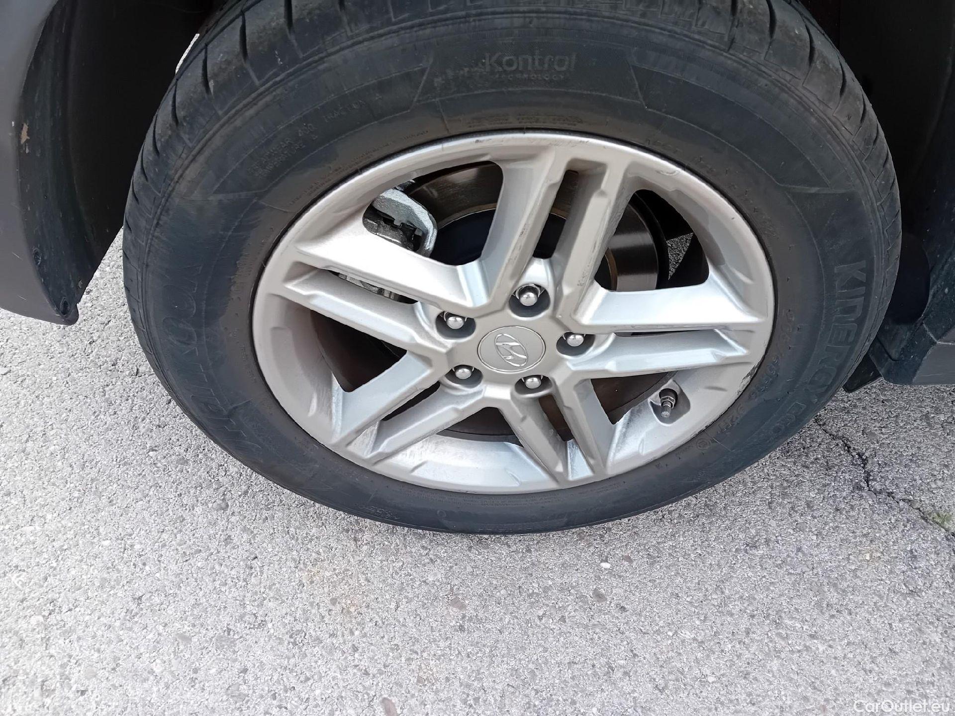  Hyundai  Konna HYUNDAI Kona / 5P / 1.0 TGDI Maxx 4X2 110 CV #20