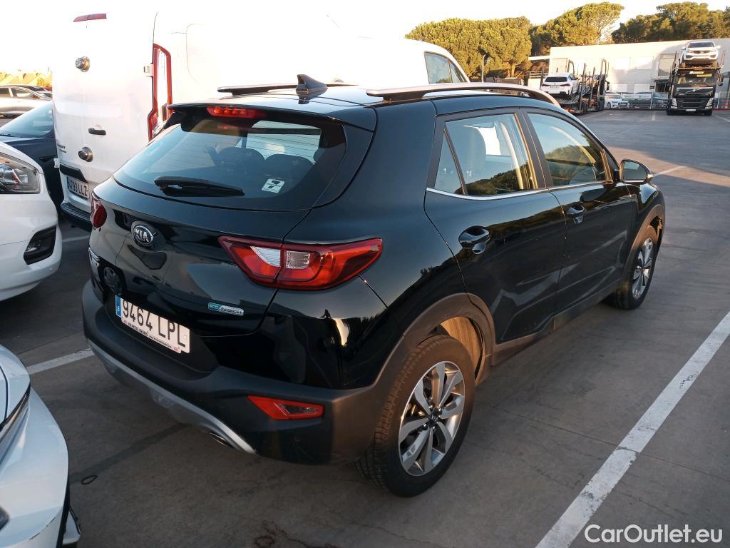  KIA  STONIC KIA  / 2017 / 5P / todoterreno 1.0 T-GDi 88kW (120CV) MHEV iMT Drive #21